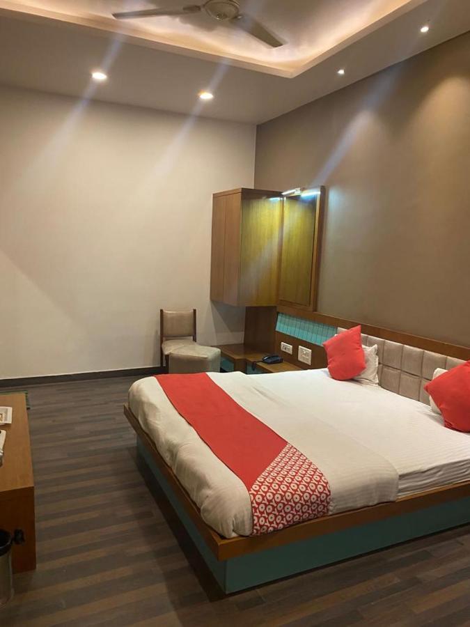 Hotel Raghupati Ayodhya Eksteriør billede
