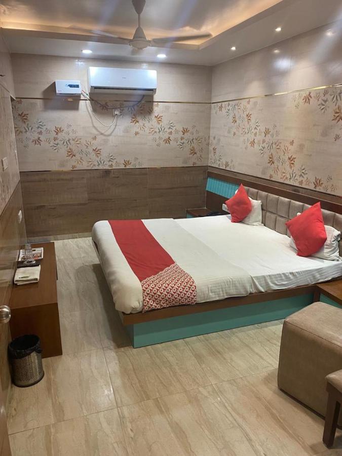 Hotel Raghupati Ayodhya Eksteriør billede